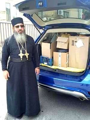 Дні Святої Трійці: духовенство і парафіяни Свято-Миколаївського собору м. Бердичева продовжують допомагати ЗСУ Дні Святої Трійці: духовенство і парафіяни Свято-Миколаївського собору м. Бердичева продовжують допомагати ЗСУ