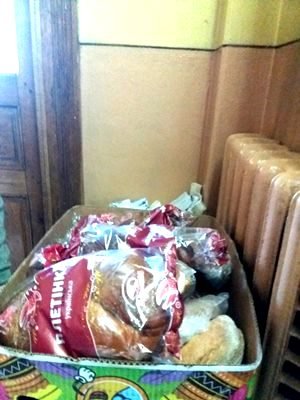 Дні Святої Трійці: духовенство і парафіяни Свято-Миколаївського собору м. Бердичева продовжують допомагати ЗСУ Дні Святої Трійці: духовенство і парафіяни Свято-Миколаївського собору м. Бердичева продовжують допомагати ЗСУ