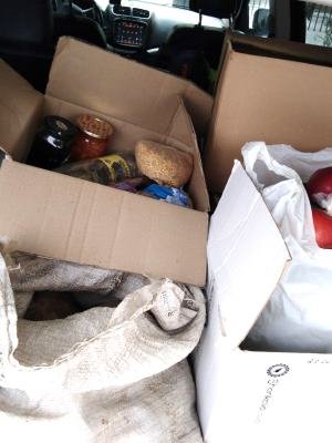 Від Свято-Миколаївського собору м. Бердичева передано вантаж із продуктами для військових ЗСУ, вимушених переселенців та потребуючих Від Свято-Миколаївського собору м. Бердичева передано вантаж із продуктами для військових ЗСУ, вимушених переселенців та потребуючих