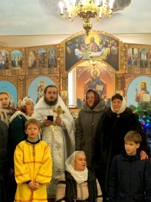 Різдвяні колядки у Свято-Петропавлівському храмі с. Рея: парафіяни передали кошти для підтримки ЗСУ