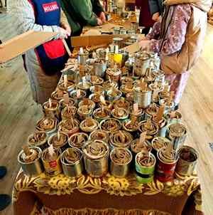 Окопні свічки для ЗСУ виготовляють парафіяни Свято-Петропавлівського храму с. Рея Окопні свічки для ЗСУ виготовляють парафіяни Свято-Петропавлівського храму с. Рея