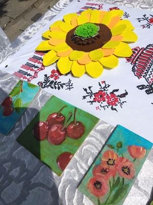 Діти допомагають ЗСУ: ярмарок творчих виробів від вихованців Недільної школи при Свято-Миколаївському соборі м. Бердичева Діти допомагають ЗСУ: ярмарок творчих виробів від вихованців Недільної школи при Свято-Миколаївському соборі м. Бердичева