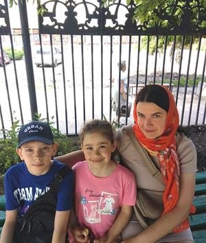 Діти допомагають ЗСУ: ярмарок творчих виробів від вихованців Недільної школи при Свято-Миколаївському соборі м. Бердичева Діти допомагають ЗСУ: ярмарок творчих виробів від вихованців Недільної школи при Свято-Миколаївському соборі м. Бердичева