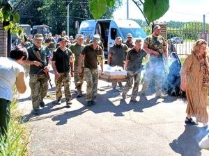 Бердичівщина попрощалася з Захисником України, жителем с. Рея Гришковецької громади Олегом Артемчуком Бердичівщина попрощалася з Захисником України, жителем с. Рея Гришковецької громади Олегом Артемчуком