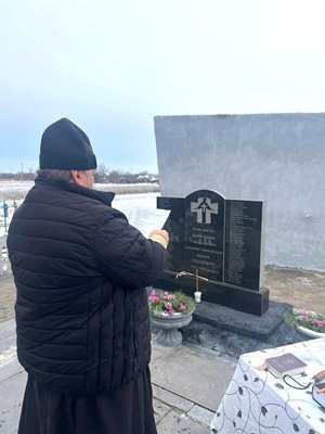 Скорботний день 23 листопада: в пам’ять про жертв Голодомору у селі Кукільні звершено заупокійну літію… Скорботний день 23 листопада: в пам’ять про жертв Голодомору у селі Кукільні звершено заупокійну літію…