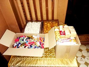 Парафія Свято-Миколаївського собору м. Бердичева передала смаколики підопічним місцевої ТПО УТОС Парафія Свято-Миколаївського собору м. Бердичева передала смаколики підопічним місцевої ТПО УТОС