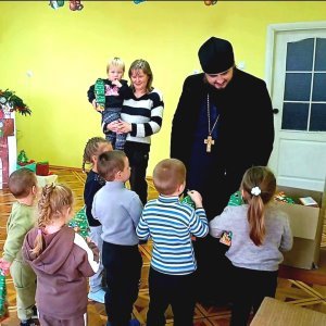 У день Святого Миколая священник привітав дошкільнят с. Реї У день Святого Миколая священник привітав дошкільнят с. Реї
