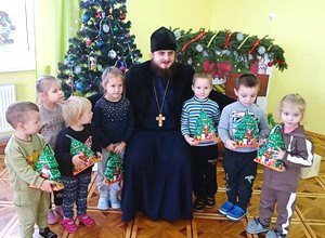 У день Святого Миколая священник привітав дошкільнят с. Реї