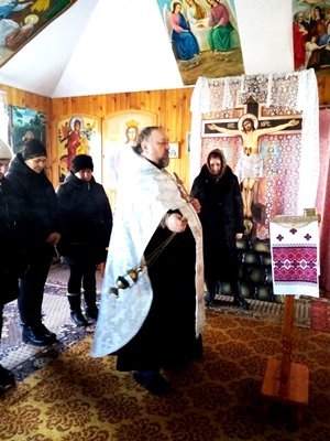 У третю річницю війни у храмах сіл Никонівка та Половецьке на Бердичівщині молилися за мир в Україні та за загиблих воїнів У третю річницю війни у храмах сіл Никонівка та Половецьке на Бердичівщині молилися за мир в Україні та за загиблих воїнів