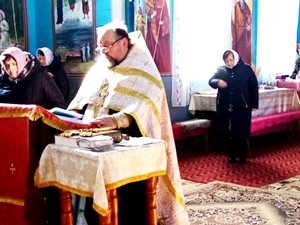 У третю річницю війни у храмах сіл Никонівка та Половецьке на Бердичівщині молилися за мир в Україні та за загиблих воїнів У третю річницю війни у храмах сіл Никонівка та Половецьке на Бердичівщині молилися за мир в Україні та за загиблих воїнів