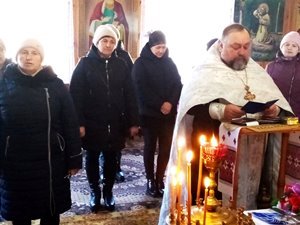 У третю річницю війни у храмах сіл Никонівка та Половецьке на Бердичівщині молилися за мир в Україні та за загиблих воїнів У третю річницю війни у храмах сіл Никонівка та Половецьке на Бердичівщині молилися за мир в Україні та за загиблих воїнів